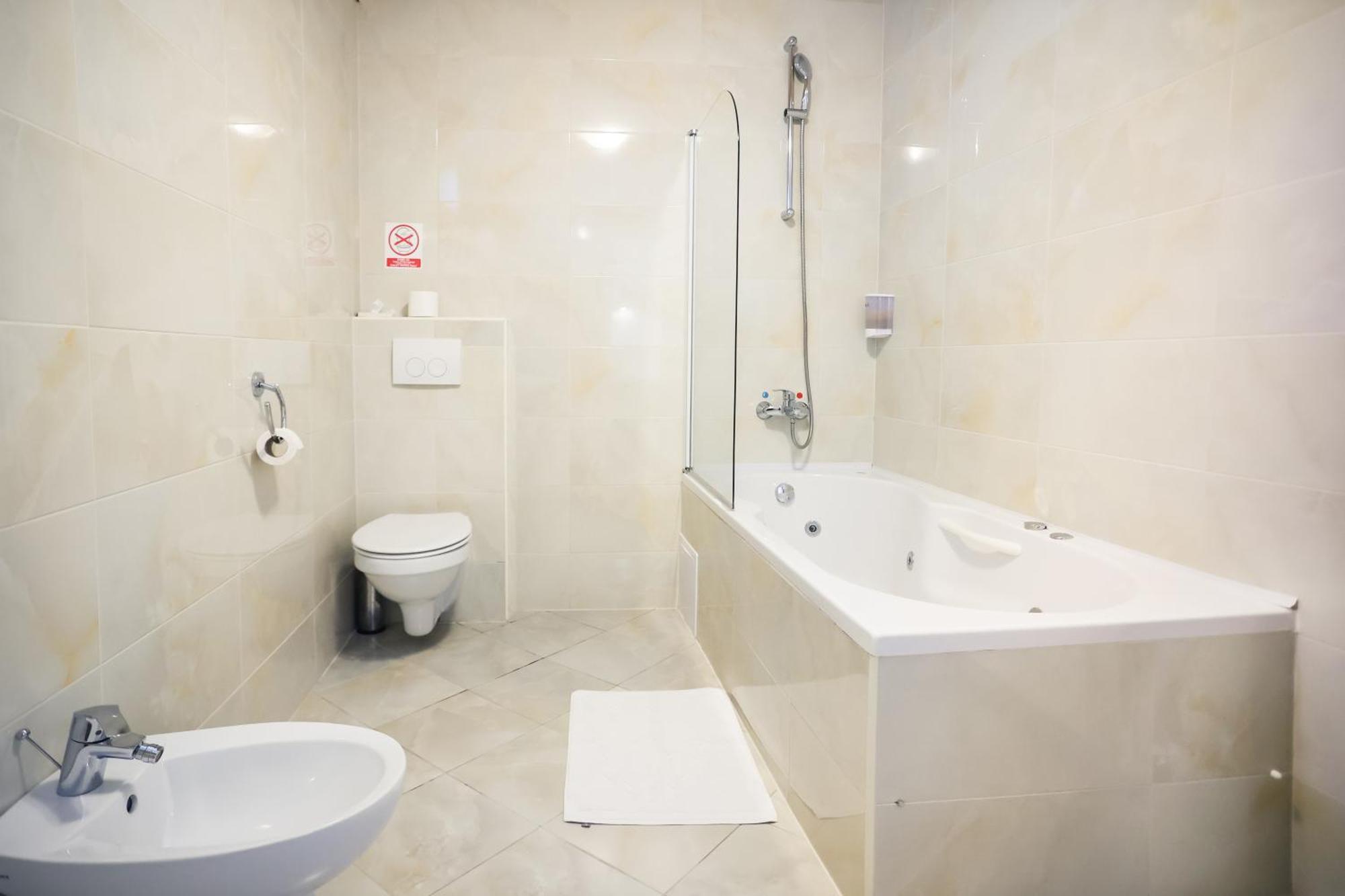 סלאבונסקי ברוד Hotel Garten מראה חיצוני תמונה